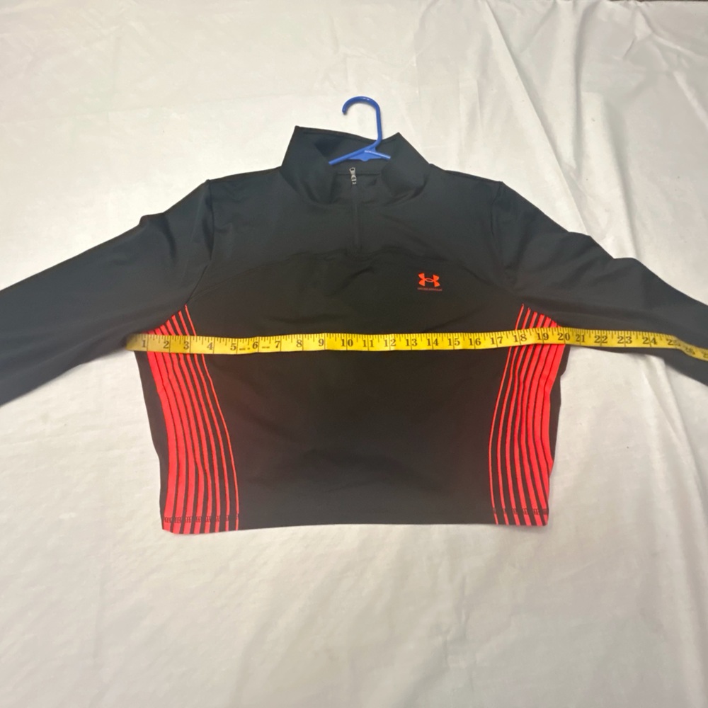 UNDER ARMOR SPORTS TOP
